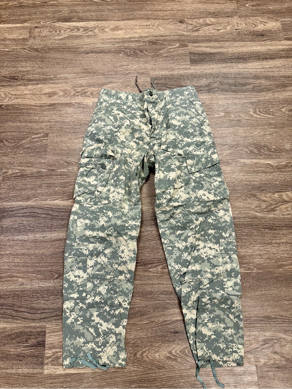 USGI Army ACU UCP Digital Camo Combat Cargo Pants Medium Regular